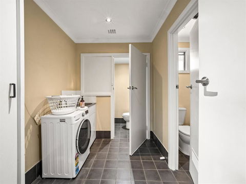Eagle Bay Beach House - 300m To The Beach! - Hotel Accommodation 4