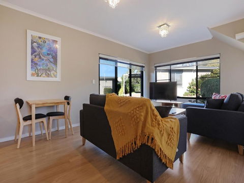 Eagle Heights Holiday Units - Hotel Accommodation 2
