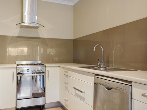 Eagle Heights Holiday Units - Hotel Accommodation 3