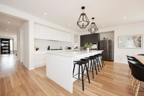 EDEN Spacious Torquay Family Escape - Hotel Accommodation 4