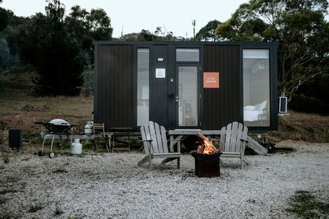 Edgar At Lake George Winery At Tiny Away - Hotel Accommodation 0