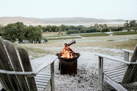 Edgar At Lake George Winery At Tiny Away - Hotel Accommodation 1