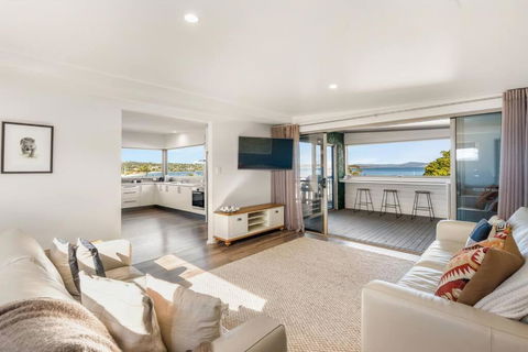Escape To Coastal Tranquility - Hotel Accommodation 0