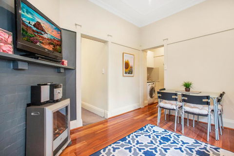 Escape To Neutral Bay -Perfect Home Away From Home - Hotel Accommodation 3