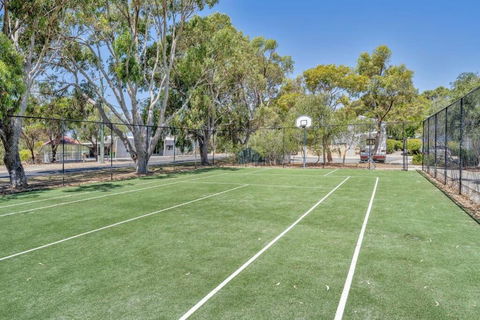 Escape To Preston Beach - Hotel Accommodation 3