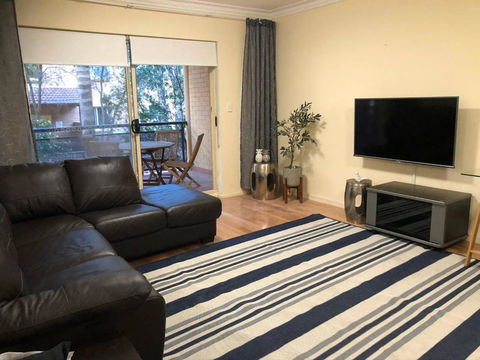 Escape To Strathfield For 8 Guests - Hotel Accommodation 0