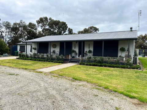 Escape To The Country - Hotel Accommodation 1