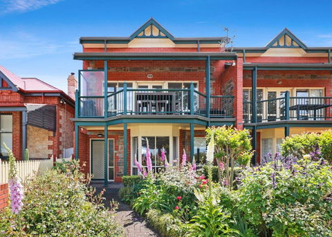 Esplanade Beachfront At Victor- 2-12A Esplanade, - Hotel Accommodation 0
