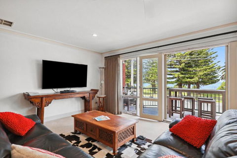 Esplanade Beachfront At Victor- 2-12A Esplanade, - Hotel Accommodation 2
