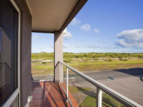 Esplanade Frontage 1 209 - Hotel Accommodation 4