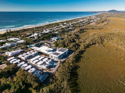 Essence Peregian Beach Resort - Lily 4 Bedroom Luxury Home With Private Pool - Hotel Accommodation 3