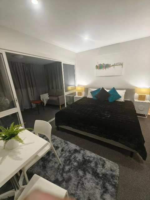 Entire Studio Apartment - Self Check-in - Hotel Accommodation 0