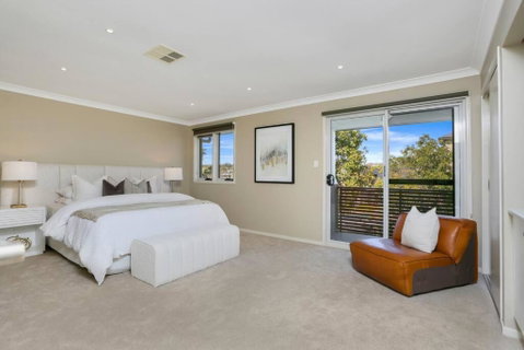Entire Home In Park Central - Family-Friendly Getaway - Walk To Parks, Shops And Transport In Macarthur - Hotel Accommodation 1