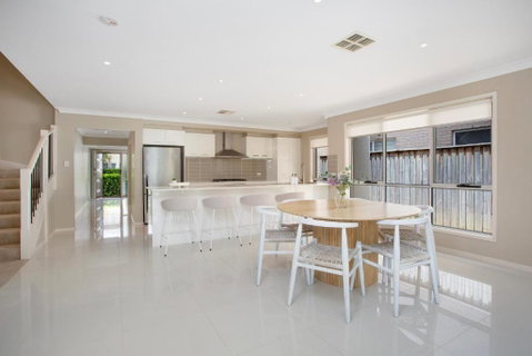 Entire Home In Park Central - Family-Friendly Getaway - Walk To Parks, Shops And Transport In Macarthur - Hotel Accommodation 3