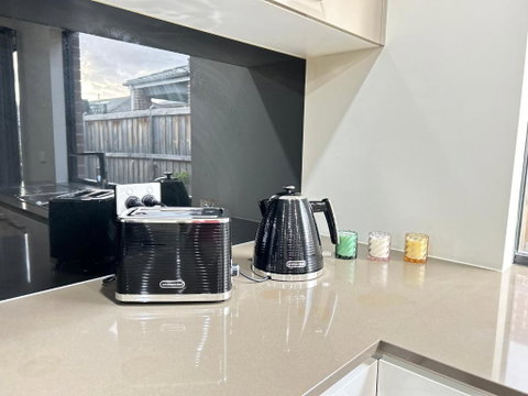 Family Friendly House - Hotel Accommodation 4