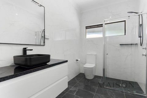 Family Getaway In Salt Ash - Hotel Accommodation 2