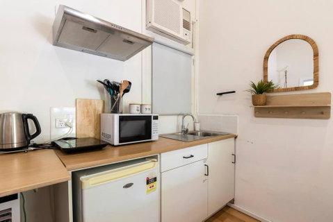 Gawler Townhouses 1C , 1 Queen Bed - Hotel Accommodation 4