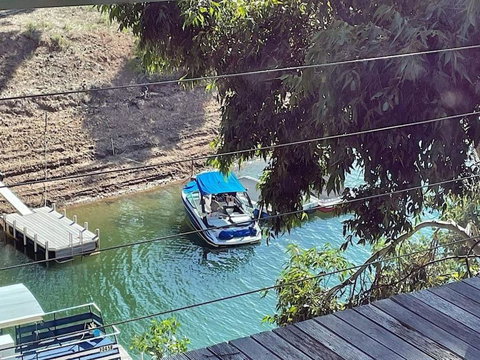 Glasshouse On The Lake - Hotel Accommodation 4