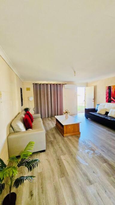 Golden Patch Retreat, Kalgoorlie - Hotel Accommodation 1