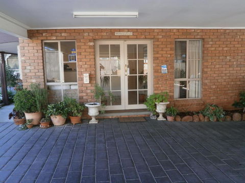 Golden Square Motor Inn - Hotel Accommodation 2
