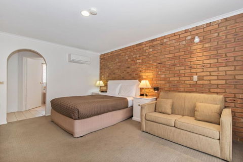 Golden Square Motor Inn - Hotel Accommodation 0