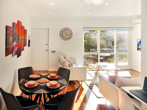 Glen Iris, Quiet Boutique 2 Bedroom Netflix, WIFI, Parking, Free Wine - Hotel Accommodation 0