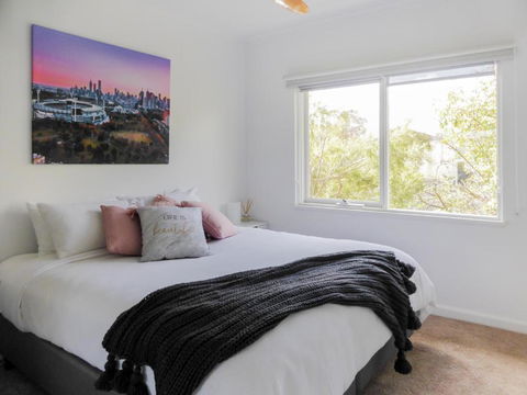 Glen Iris, Quiet Boutique 2 Bedroom Netflix, WIFI, Parking, Free Wine - Hotel Accommodation 2