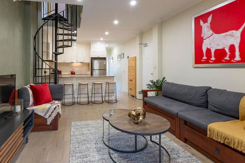 Hip Inner-City Living In Vibrant Erskineville - Hotel Accommodation 0