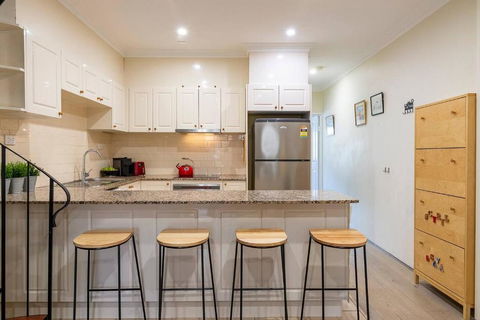 Hip Inner-City Living In Vibrant Erskineville - Hotel Accommodation 2
