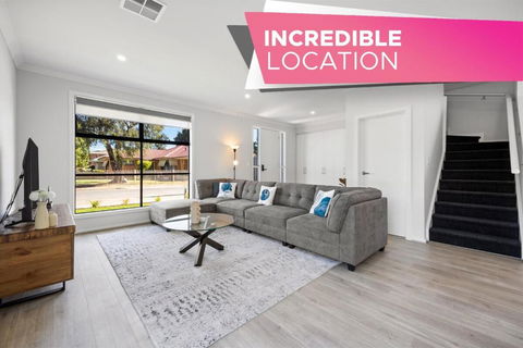 Home Abroad - 3BR With Dedicated Workspace - Hotel Accommodation 0