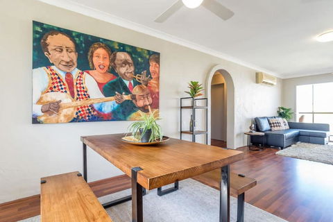 Inner City Pad Indooroopilly - Hotel Accommodation 0