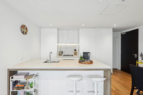 Inner-City 1-Bed With Stunning Views, Pool & Gym - Hotel Accommodation 2