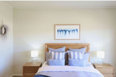 Iona Blue 3 Bedroom Townhouse 200m To Restaurants & Shops - Hotel Accommodation 0