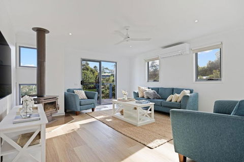 Island Court - Hotel Accommodation 1