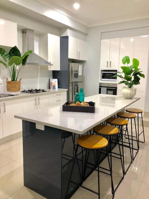 Jewel In The West-Newly Built And Spacious - Hotel Accommodation 0