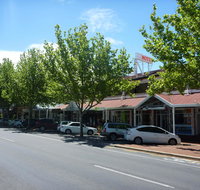 Adelaide Travellers Inn Backpackers Hostel - Hotel Accommodation