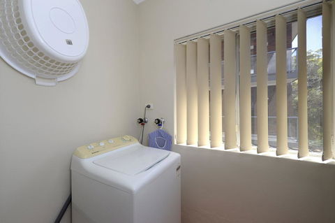 Adriana, 6/83-85 Ronald Avenue - Hotel Accommodation 0