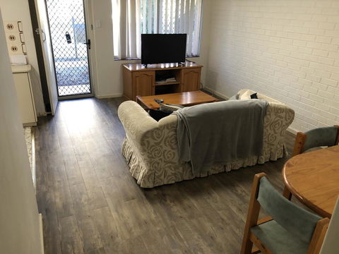 Affordable Comfortable Inglewood Apartment+Pool - Hotel Accommodation 1