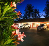 Akuna Motor Inn and Apartments - Hotel Accommodation
