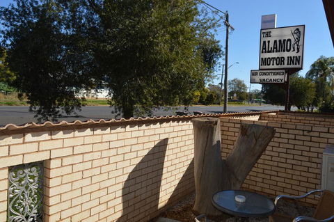 Alamo Motor Inn - Hotel Accommodation 1