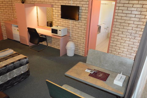 Alamo Motor Inn - Hotel Accommodation 2