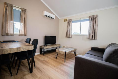 Albany Gardens Tourist Park - Hotel Accommodation 1