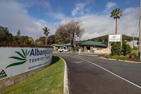 Albany Gardens Tourist Park - Hotel Accommodation 0