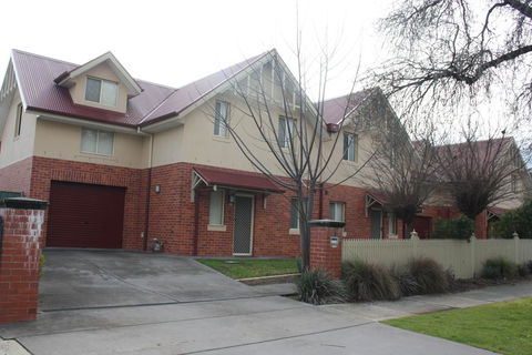 Albury Suites - Schubach Street - Hotel Accommodation 3