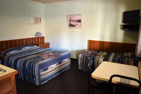 Alkira Motel - Hotel Accommodation 1