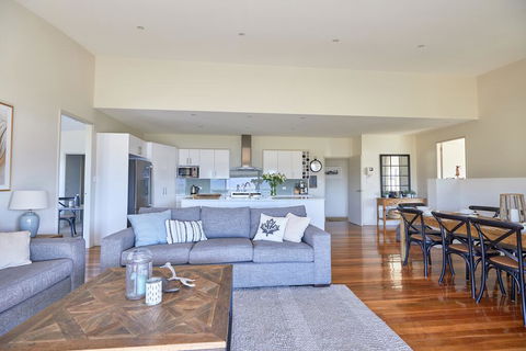 Alpine Air - Hotel Accommodation 1