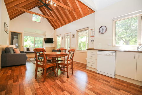 Alpine Arnica Cottage 1 - Hotel Accommodation 3