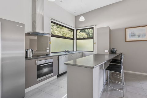 Amaroo - Hotel Accommodation 3