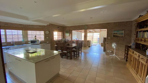 Amazing Beach House - Hotel Accommodation 3