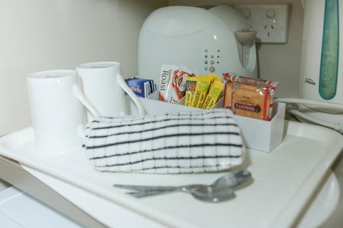 Amber Lodge Motel - Hotel Accommodation 3